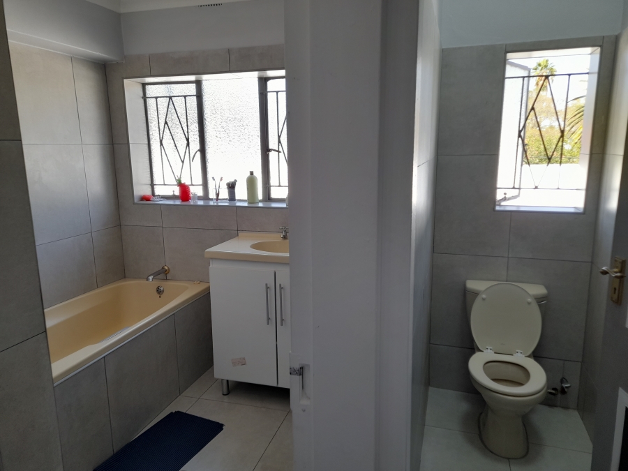 4 Bedroom Property for Sale in Naudeville Free State